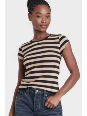 Universal Thread Fitted Short Sleeve Striped T-shirt Tan & Black Size M